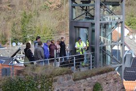 Uit de lift... in de belangstelling!