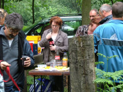 Pauze met gratis drank en nootjes.
