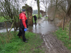 Het laatste alternatief... door het water.