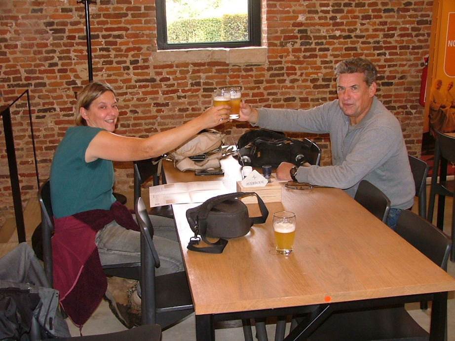 De traditionele eerste verfrissing, hier met een Averbode-abdijbier.