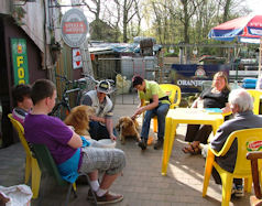 Een welverdiende rust voor Hovawart en begeleider!