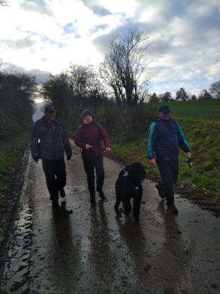 De regen volgde ons...