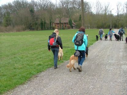Na de onvriendelijk inwoner, naar het natuurgebied.