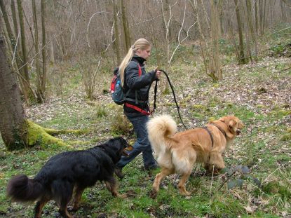 Eloise met Mowin en Isaura.