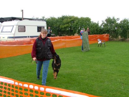 Maiti een en al aandacht voor Ferni...