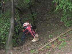 Een eerste modderige klim...