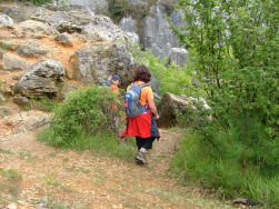 Hier daal je af in ��n van de putten.