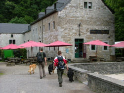 Onze eerste rustplaats, Ferme de Palogne.
