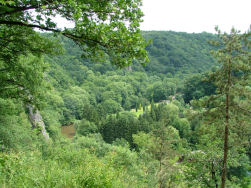 Met een prachtig zicht op de vallei van de Ourthe.