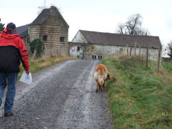 Aan de Caesterhoeve naar links.