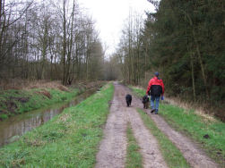 Weer even langs het anti-tank kanaal.